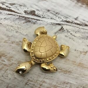 VINTAGE 80s AAi Gold Turtle Brooch